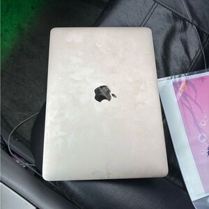 Apple MacBook